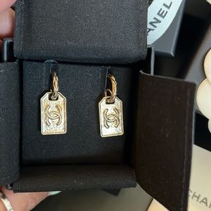 Chanel brand new earrings Never worn